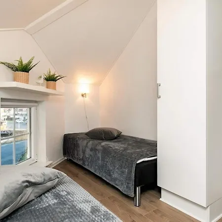 6 Person Holiday In Semesterbostad *