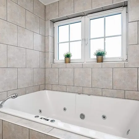 6 Person Holiday In Bogense
